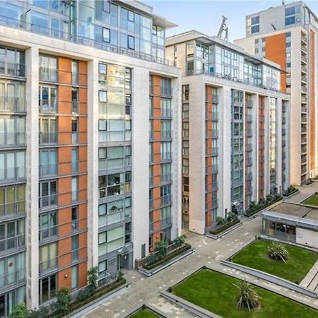 1 Bedroom Apartment Royal Docks Лондон Экстерьер фото