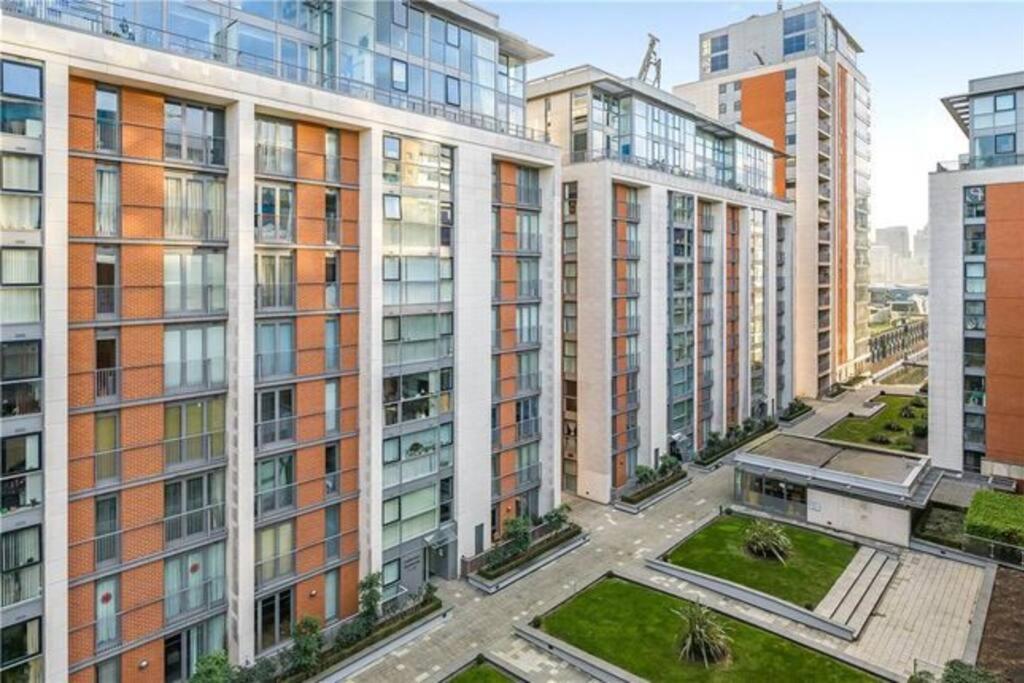 1 Bedroom Apartment Royal Docks Лондон Экстерьер фото